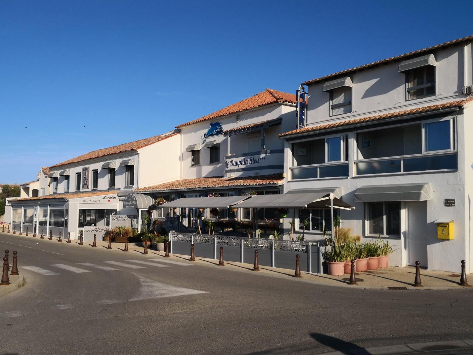 Hotel Le Dauphin Bleu Saintes-Maries-de-la-Mer Esterno foto